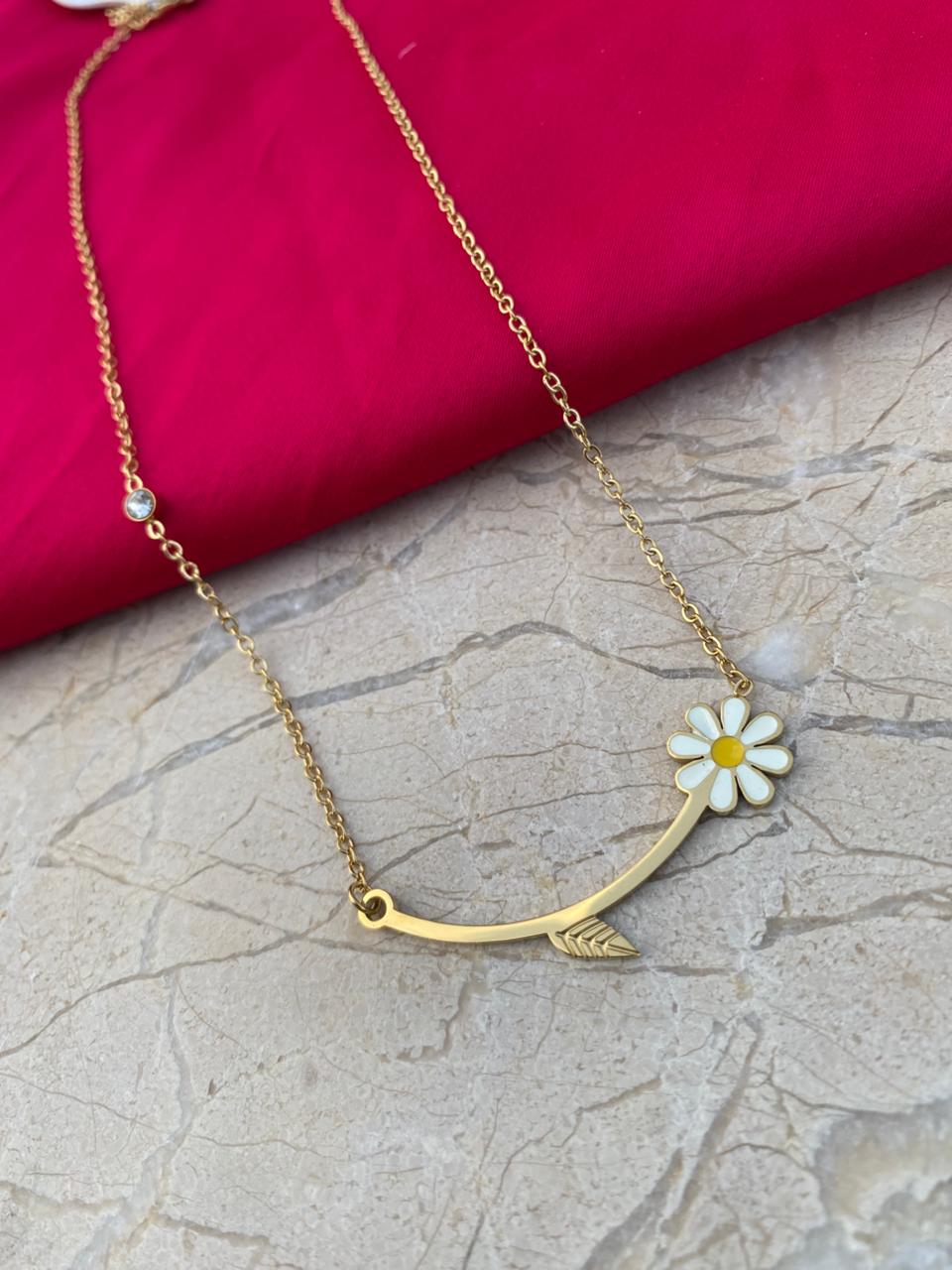 Kate Spade Daisy Flower Bee Necklace