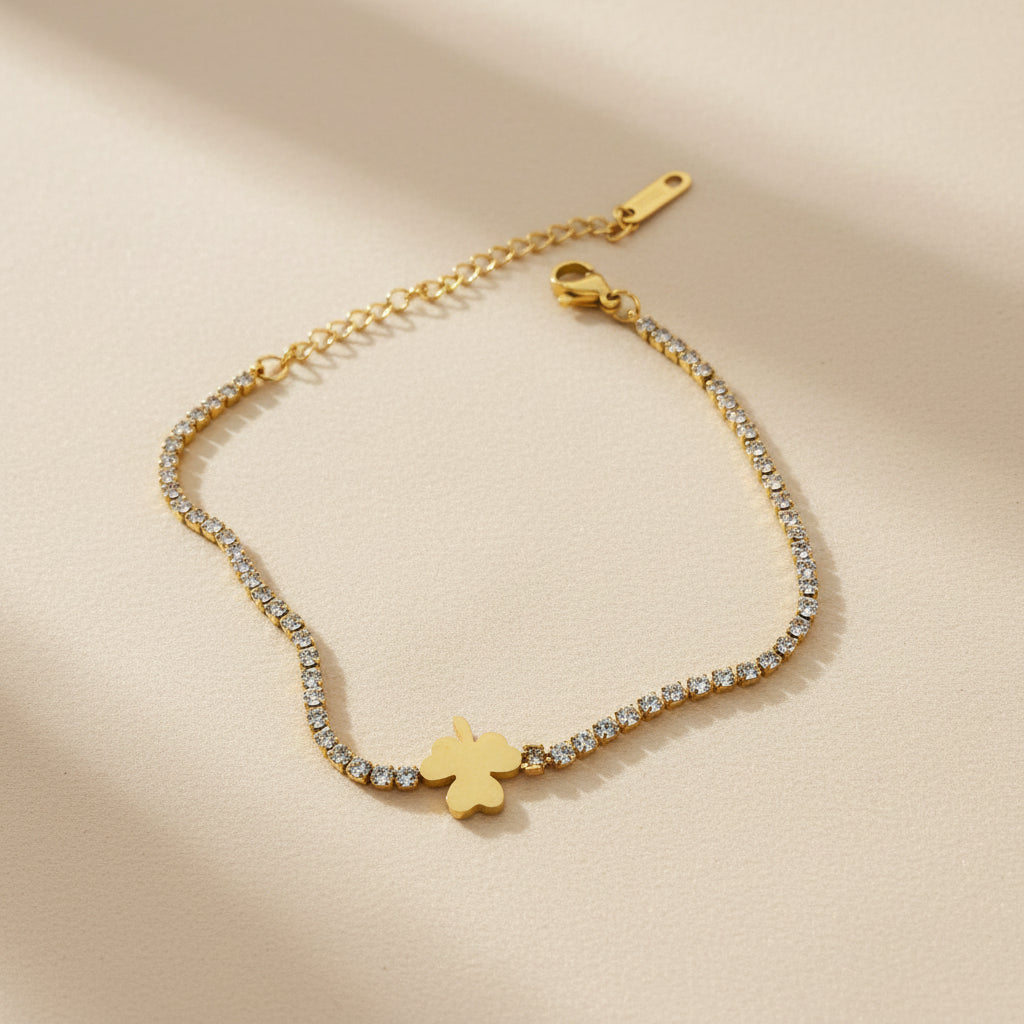 Gold bracelet with a clover charm (stainless steel)