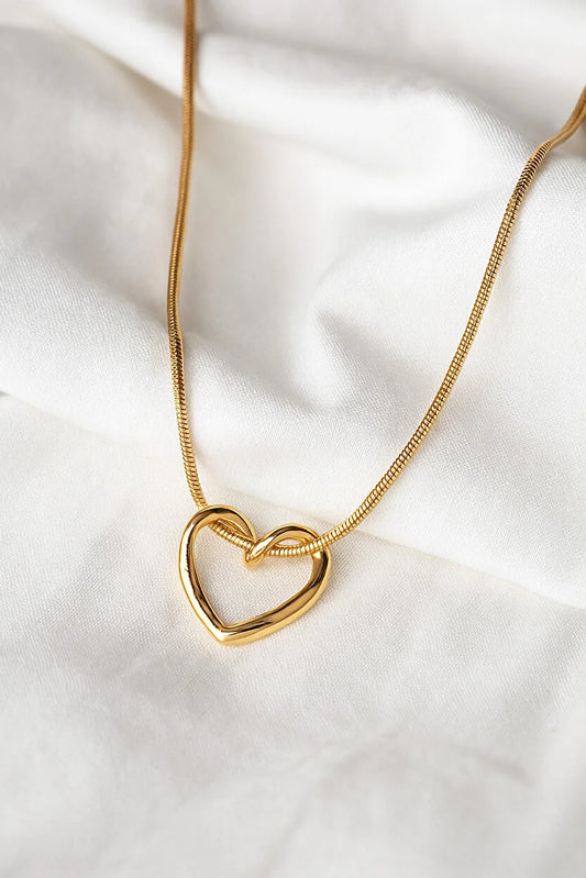 Gold plated hollow heart pendant necklace – front view